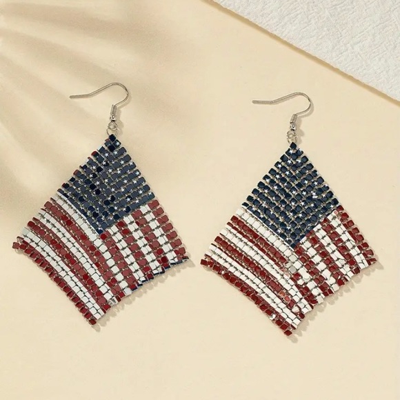 USA flag metal mesh drop hook earrings silver tone hardware for women patriotic - Picture 2 of 5